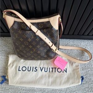 Louis Vuitton Monogram Crossbody Bag in Brown and Natural